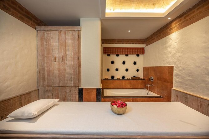 10 Days Ayurveda & Yoga Retreat in Kathmandu, Nepal - Treatments you should understand before you go: massage and Siro-dhara
