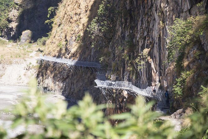 10 Days Manaslu Circuit Trek in Larke La Pass - Lodges, food, and daily comfort: what included means in real life
