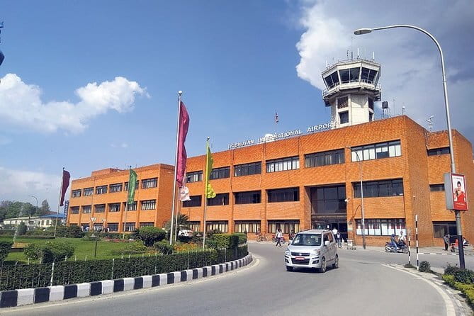 Kathmandu airport pick up/Drop off service by Private Vehicle - Using your transfer time for fast Kathmandu orientation