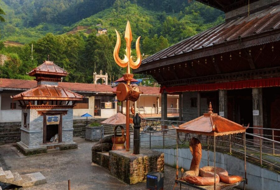 Kathmandu: Nagarkot, Bhaktapur, Doleswor & Sanga Statue Tour - Doleshwor Mahadev Temple: A Sacred Pause Linked to Kedarnath