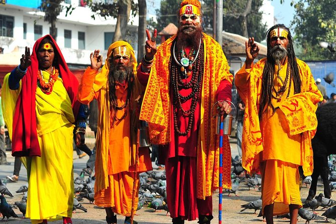 Kathmandu Spiritual Sites: Bodhnath & Pashupatinath Tour - The walk toward Pashupatinath: where the city changes gears