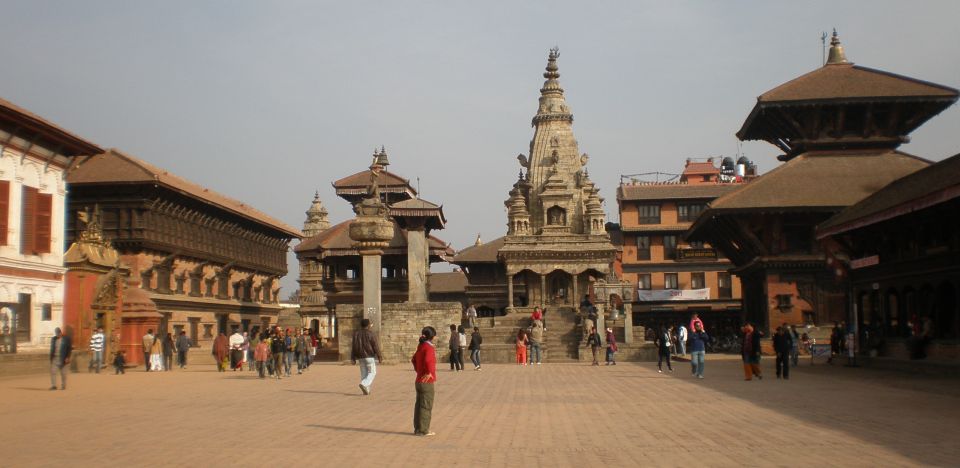 Nagarkot Sunrise With Changu Narayan and Bhaktapur Day Tour - Bhaktapur Durbar Square and the 55-Window Palace: history you can walk through